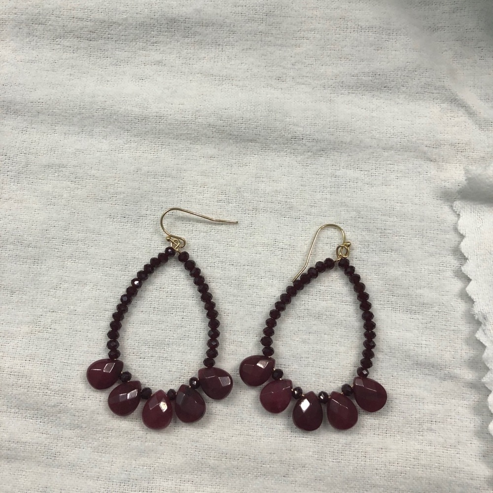 Maroon beaded earrings - Picture 2 of 3